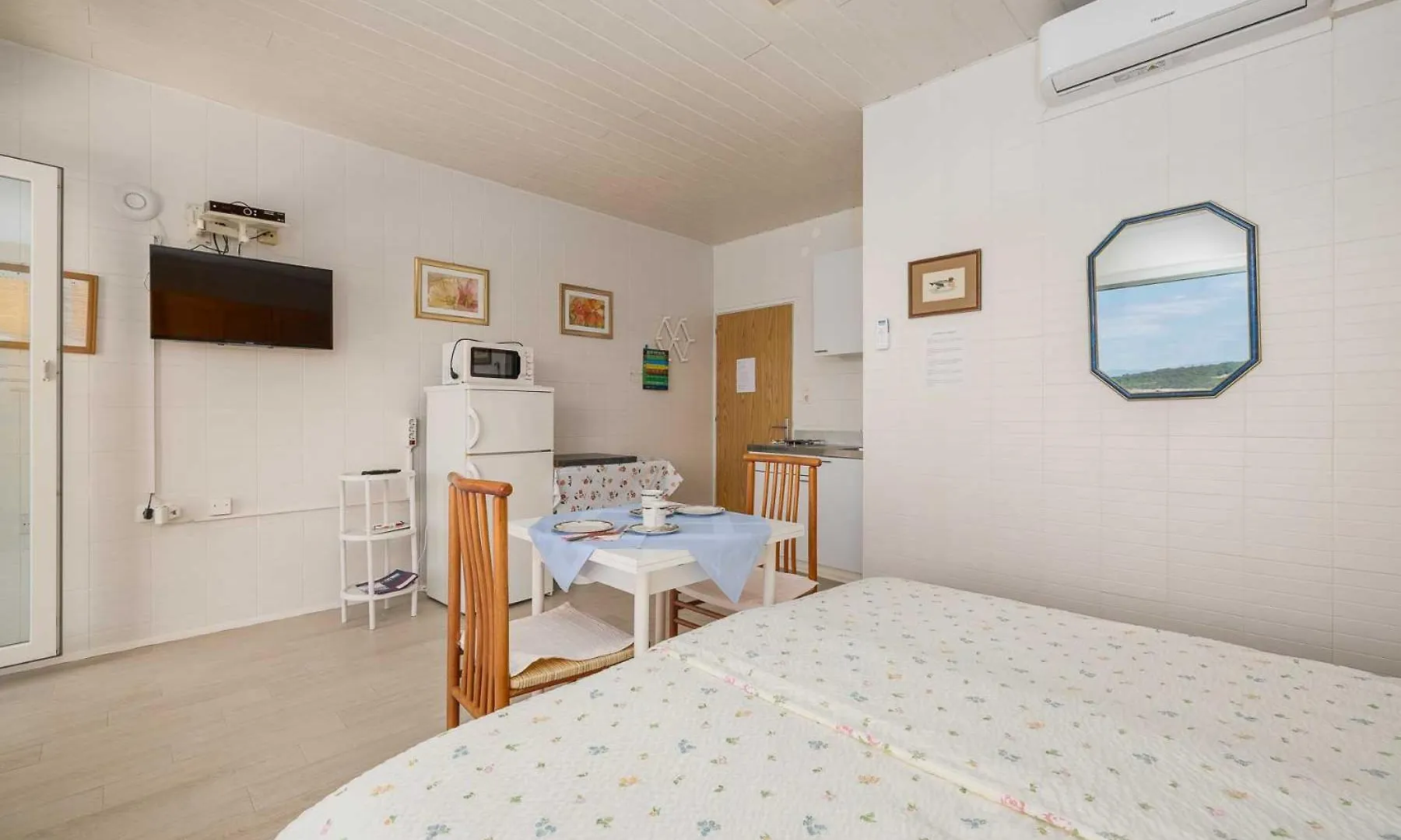 Studio Apartment Karla With Beautiful Sea View Silo  0*, Silo (Krk) Croatia